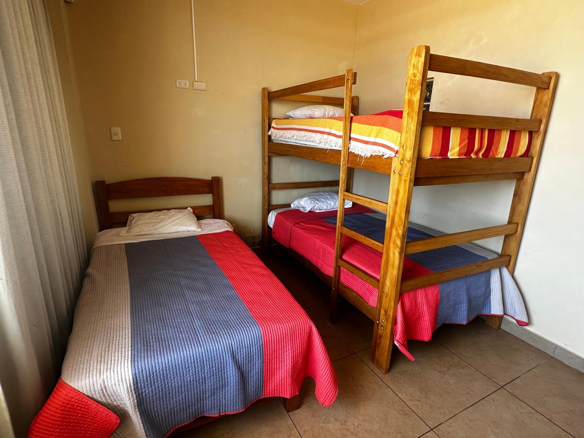 Yolo House Peru Panzió Asia Kültér fotó